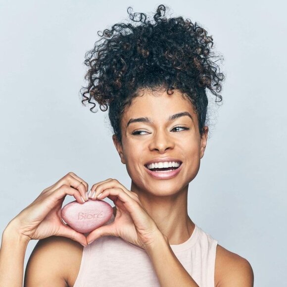 Bioré Rose Quartz + Charcoal Facial Cleansing Bar - Picture 3 of 5
